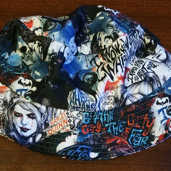 DC Comics Harley Quinn beanie, snapback, and cap - Picture 5 of 5